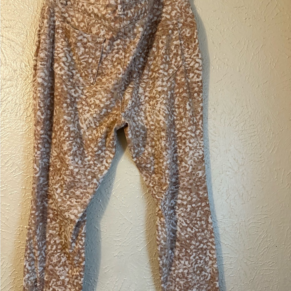 Time and Tru leopard Tan and White Patterned Pants